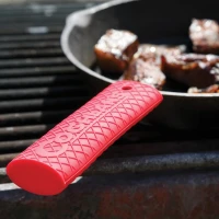 Maner Din Silicon Anti Alunecare Pentru Tigai Coghlans  Maner Din Silicon Anti Alunecare Pentru Tigai Coghlans
