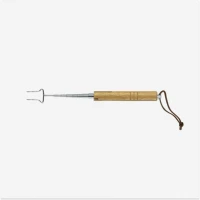 Furculița telescopică pentru grătar Victorinox 4.2460 Furculița telescopică pentru grătar Victorinox 4.2460